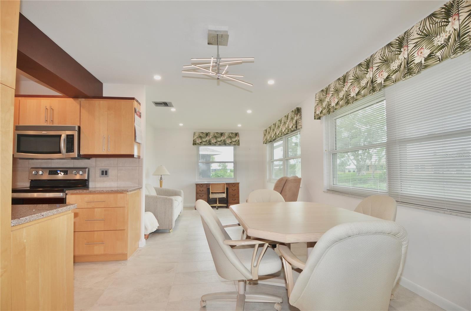 2321 SANDLEWOOD DR
