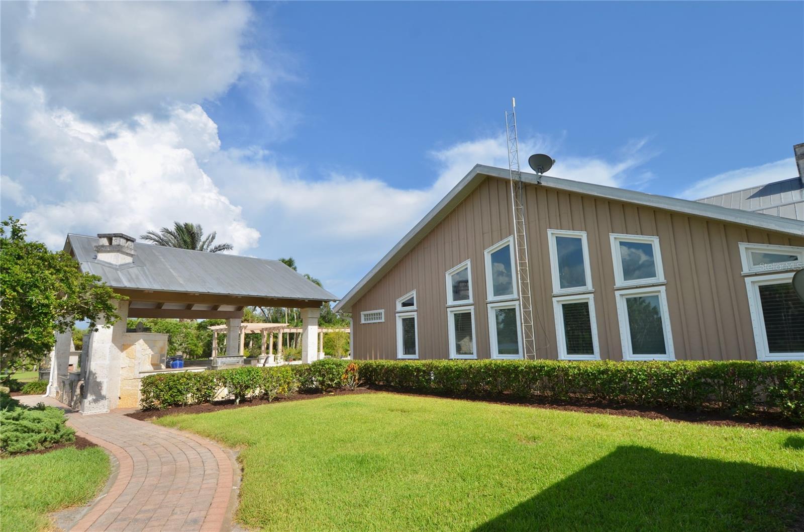 630 N RIVER RD