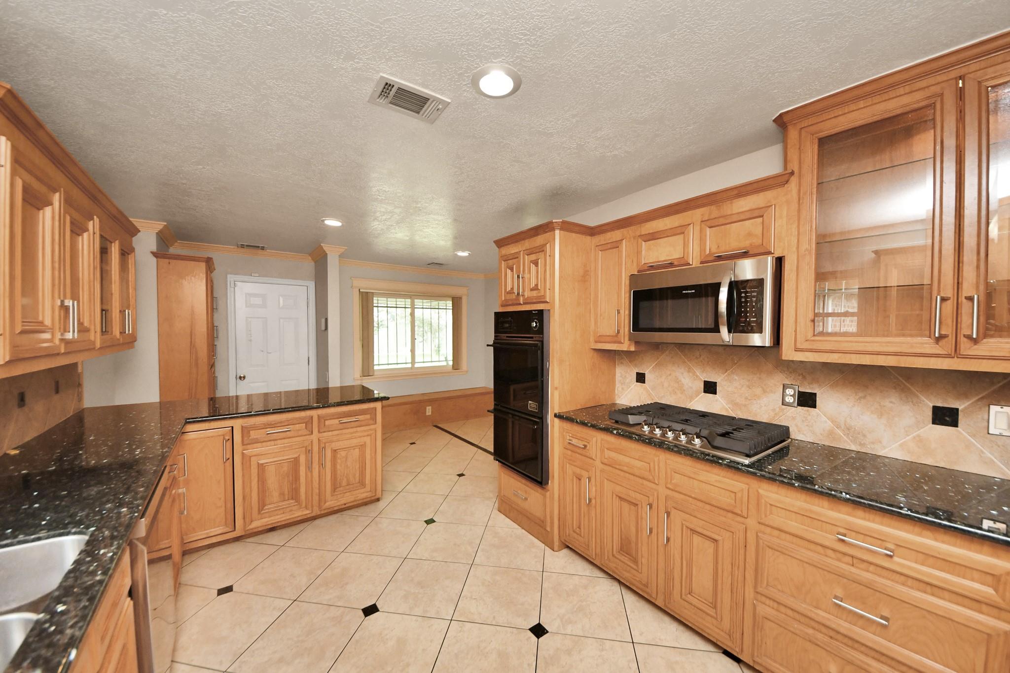 346 Ballantrae Lane