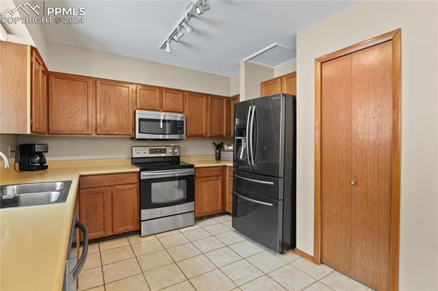 7725 Fall Brook Court