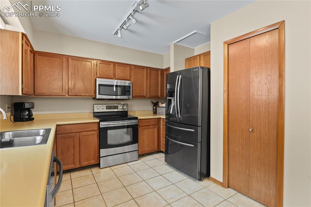 7725 Fall Brook Court