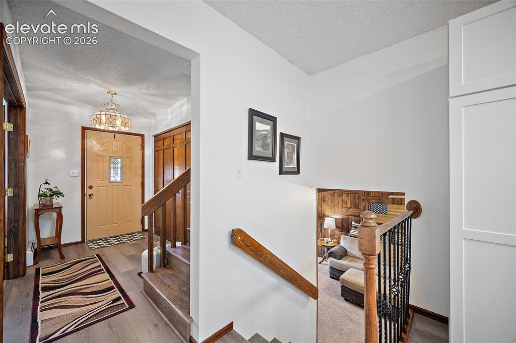 400 Sunnywood Lane