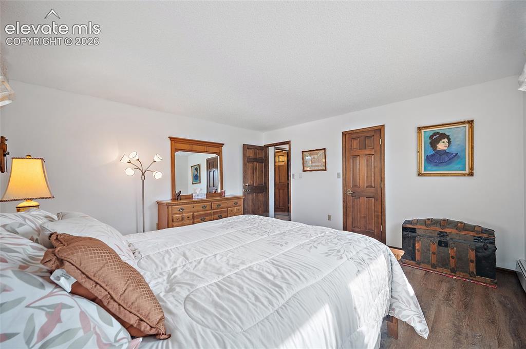 400 Sunnywood Lane