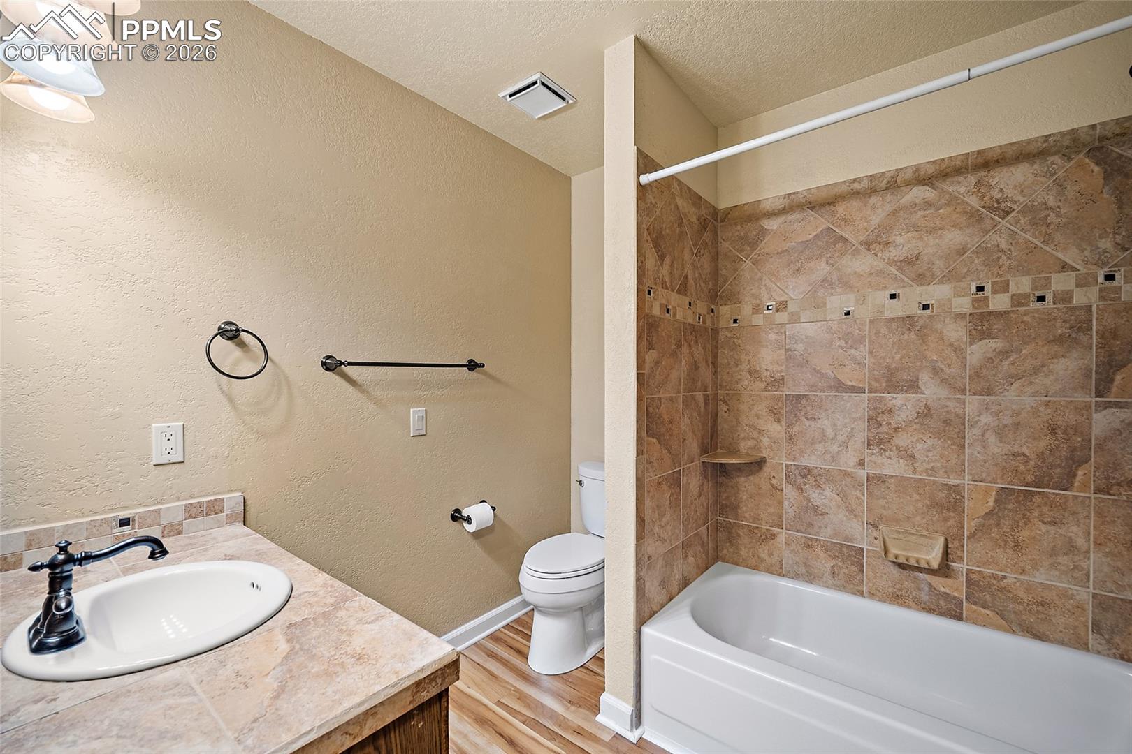 2420 Heatherdale Drive