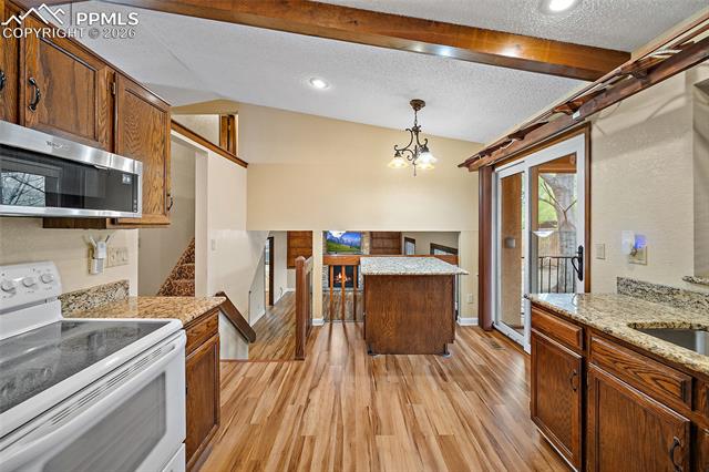 2420 Heatherdale Drive