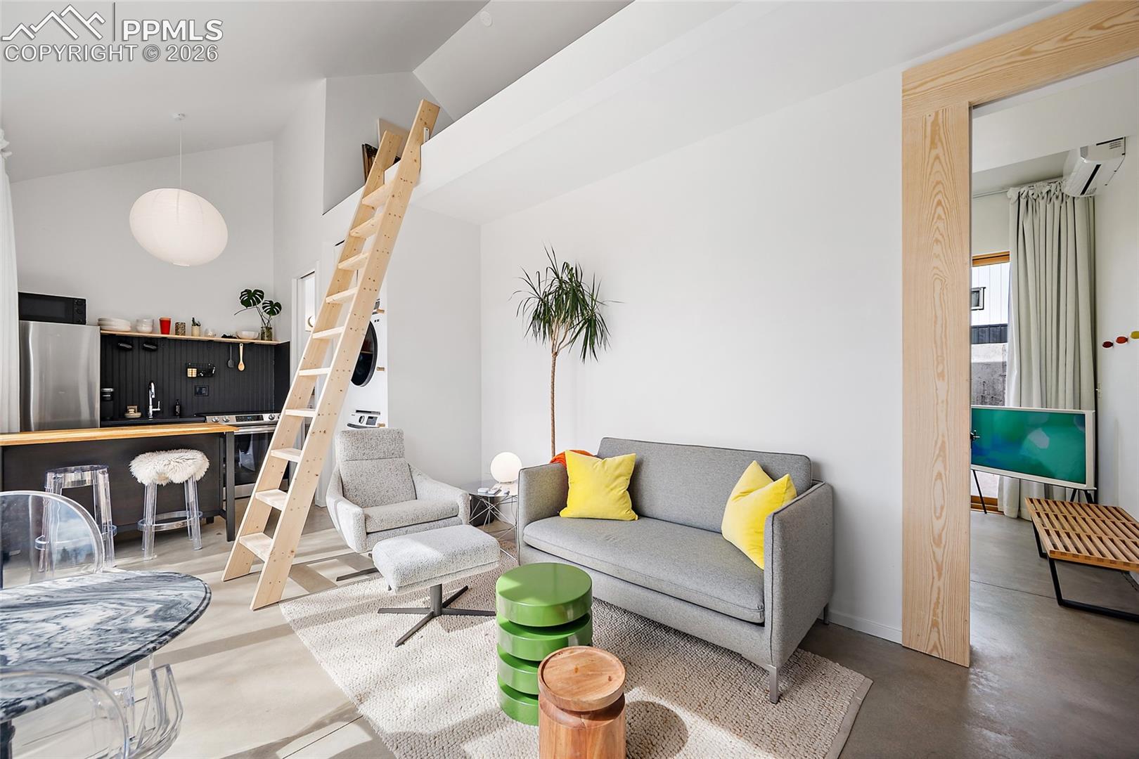 3328 W Bijou Street