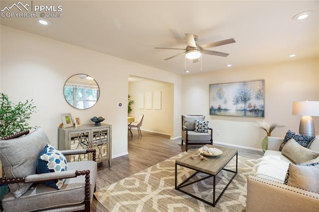 3004 W Springlake Circle