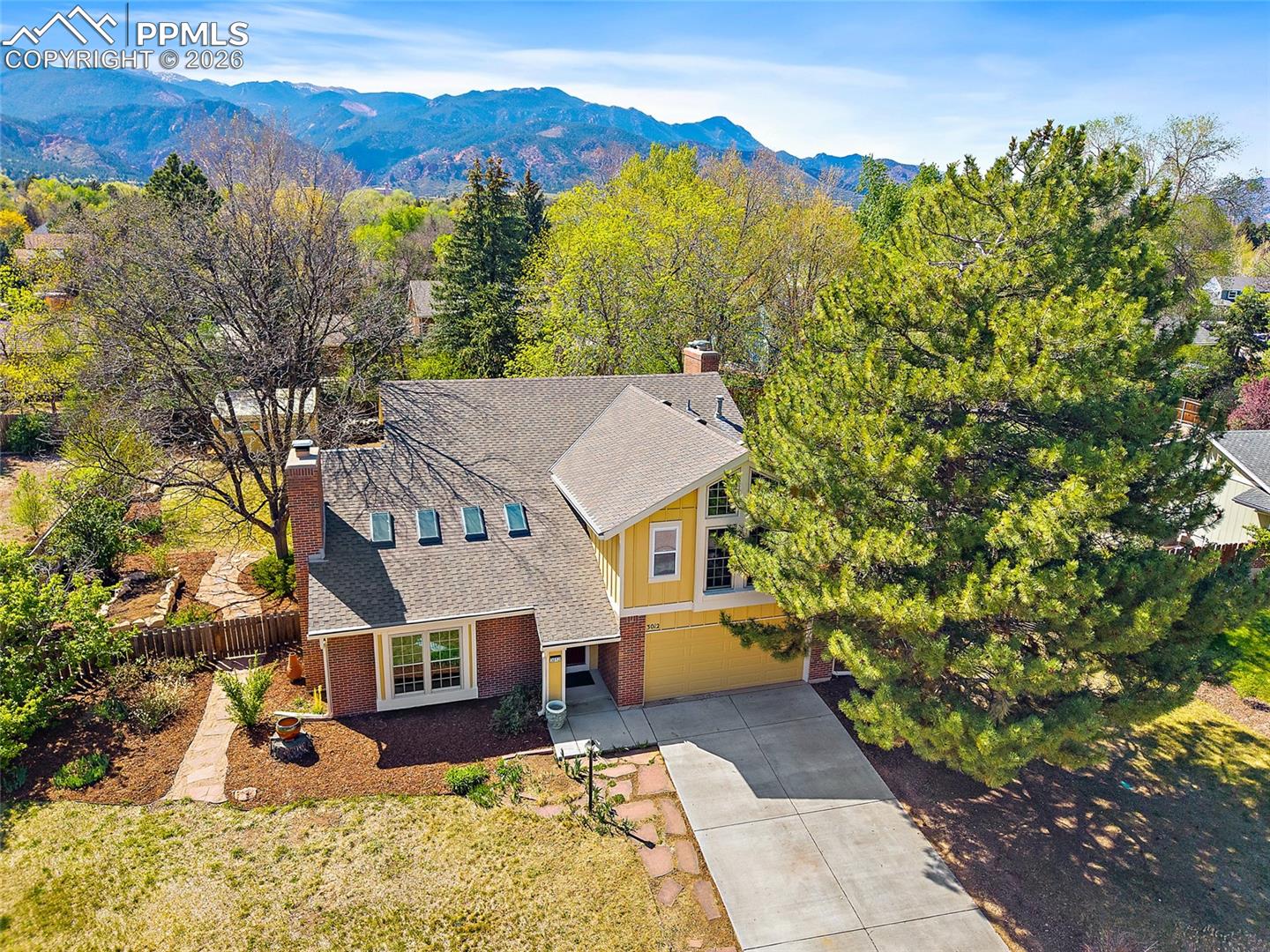 3012 E Springlake Circle
