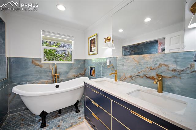 3012 E Springlake Circle