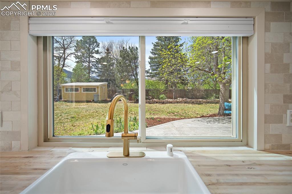 3012 E Springlake Circle