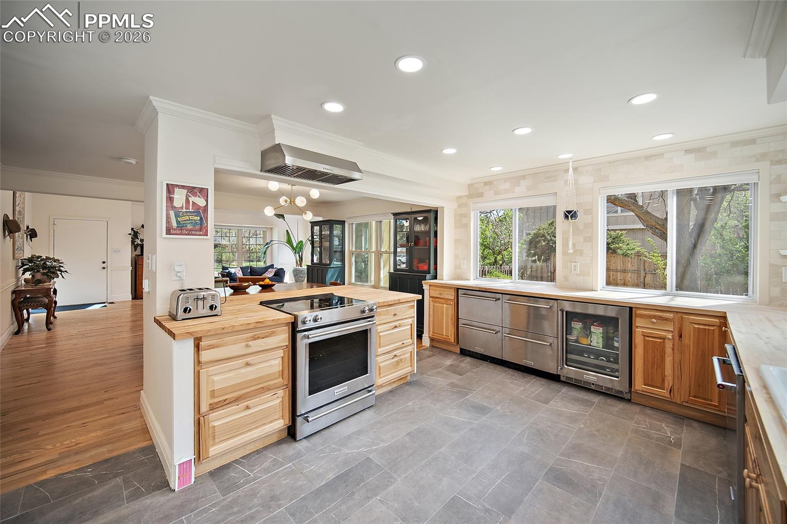 3012 E Springlake Circle