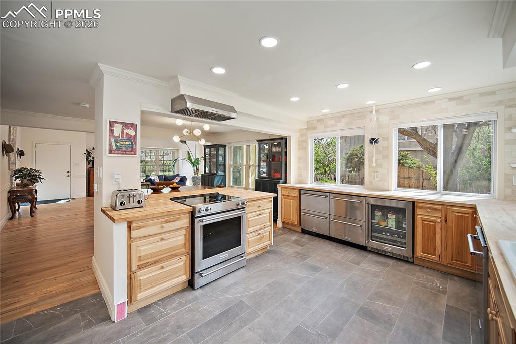 3012 E Springlake Circle