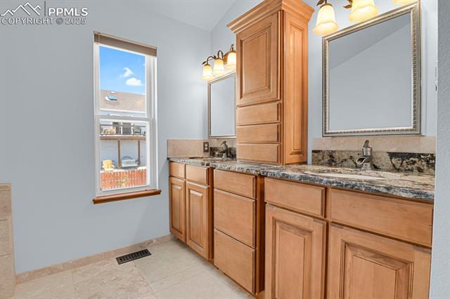 3515 Flying Horse Road