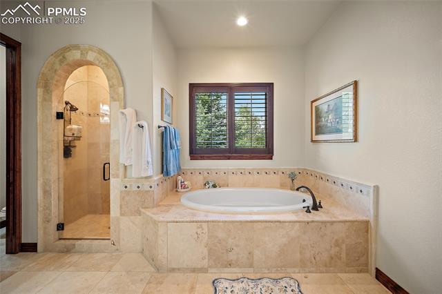 540 E Kings Deer Point