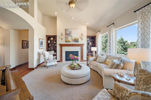 540 E Kings Deer Point