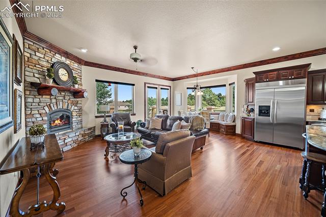 540 E Kings Deer Point