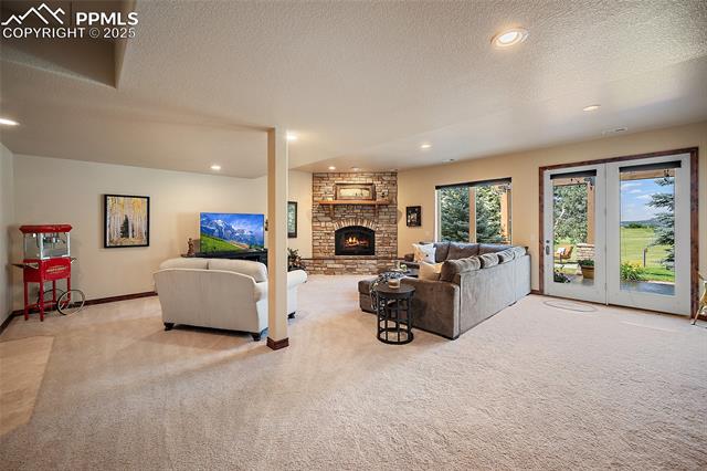 540 E Kings Deer Point