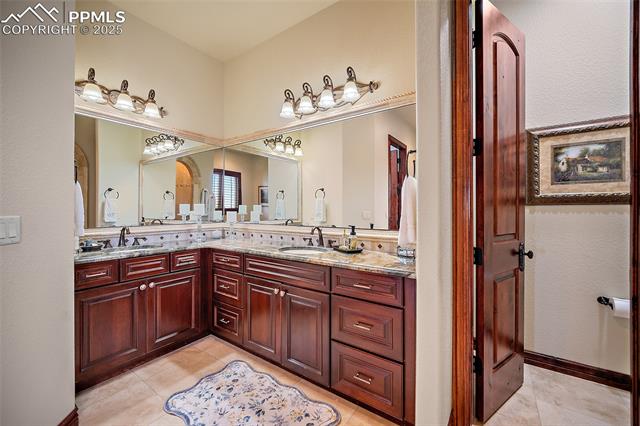 540 E Kings Deer Point