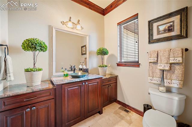 540 E Kings Deer Point