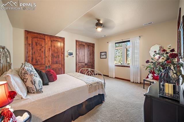 540 E Kings Deer Point