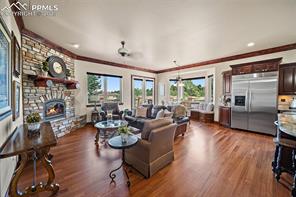540 E Kings Deer Point