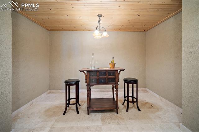 540 E Kings Deer Point