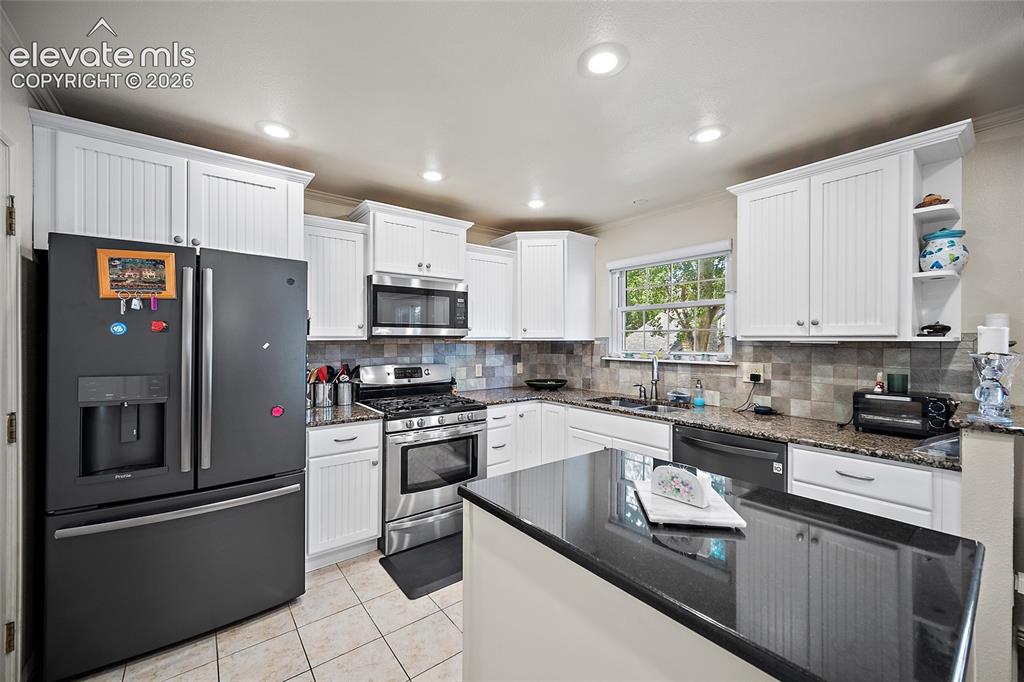 180 Cobblestone Drive