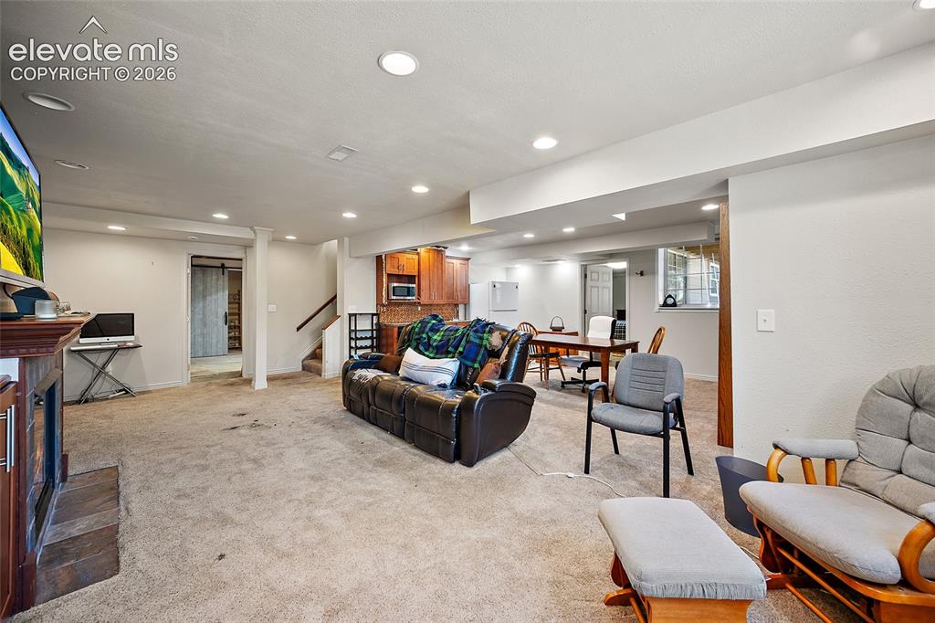 180 Cobblestone Drive