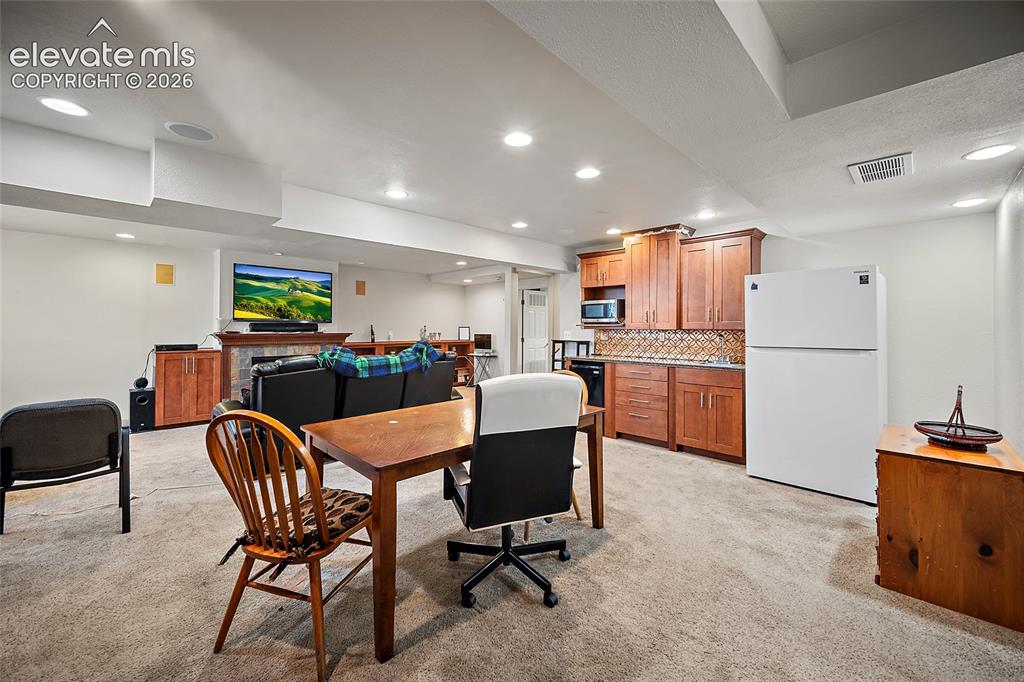180 Cobblestone Drive