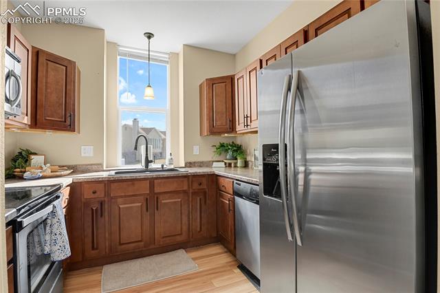 2450 Clarendon Drive