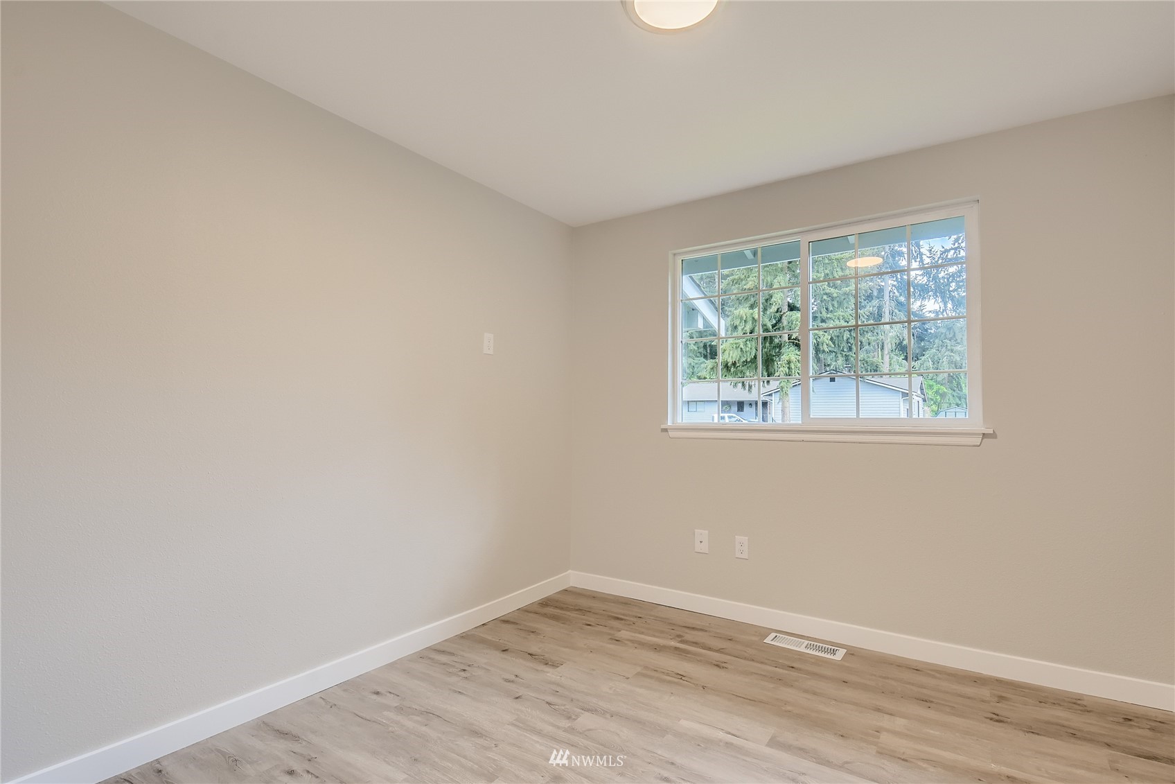 18809 58th Street E