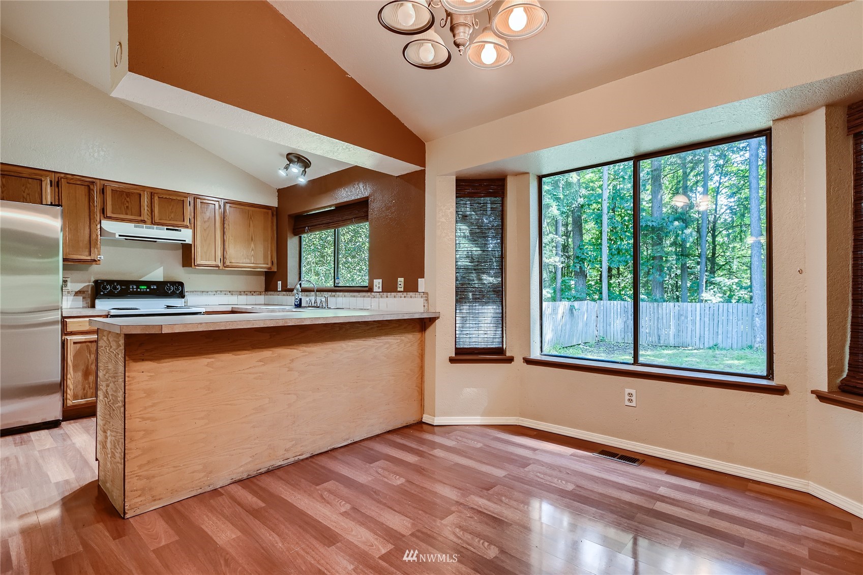 19102 60th Street E