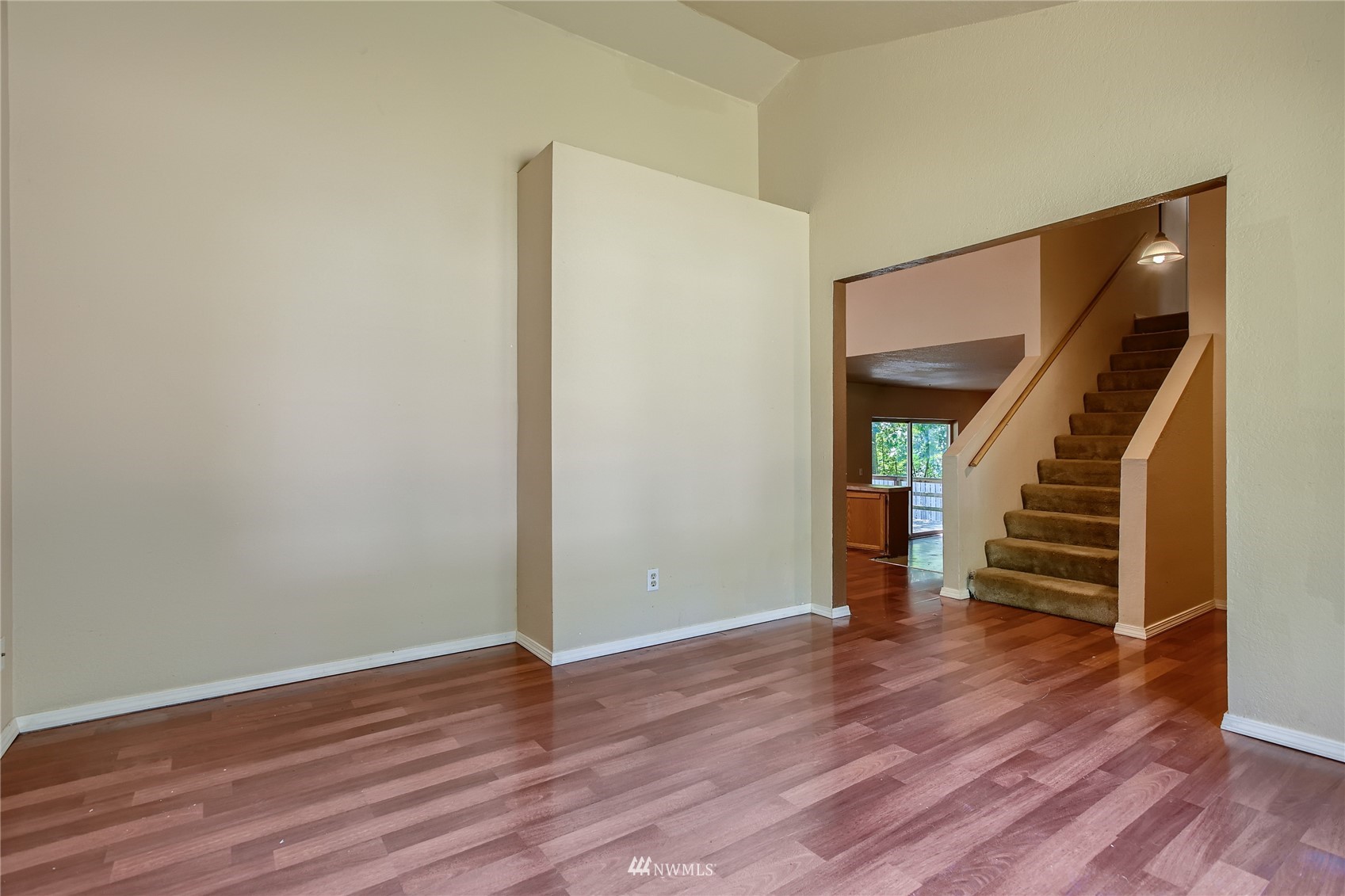 19102 60th Street E