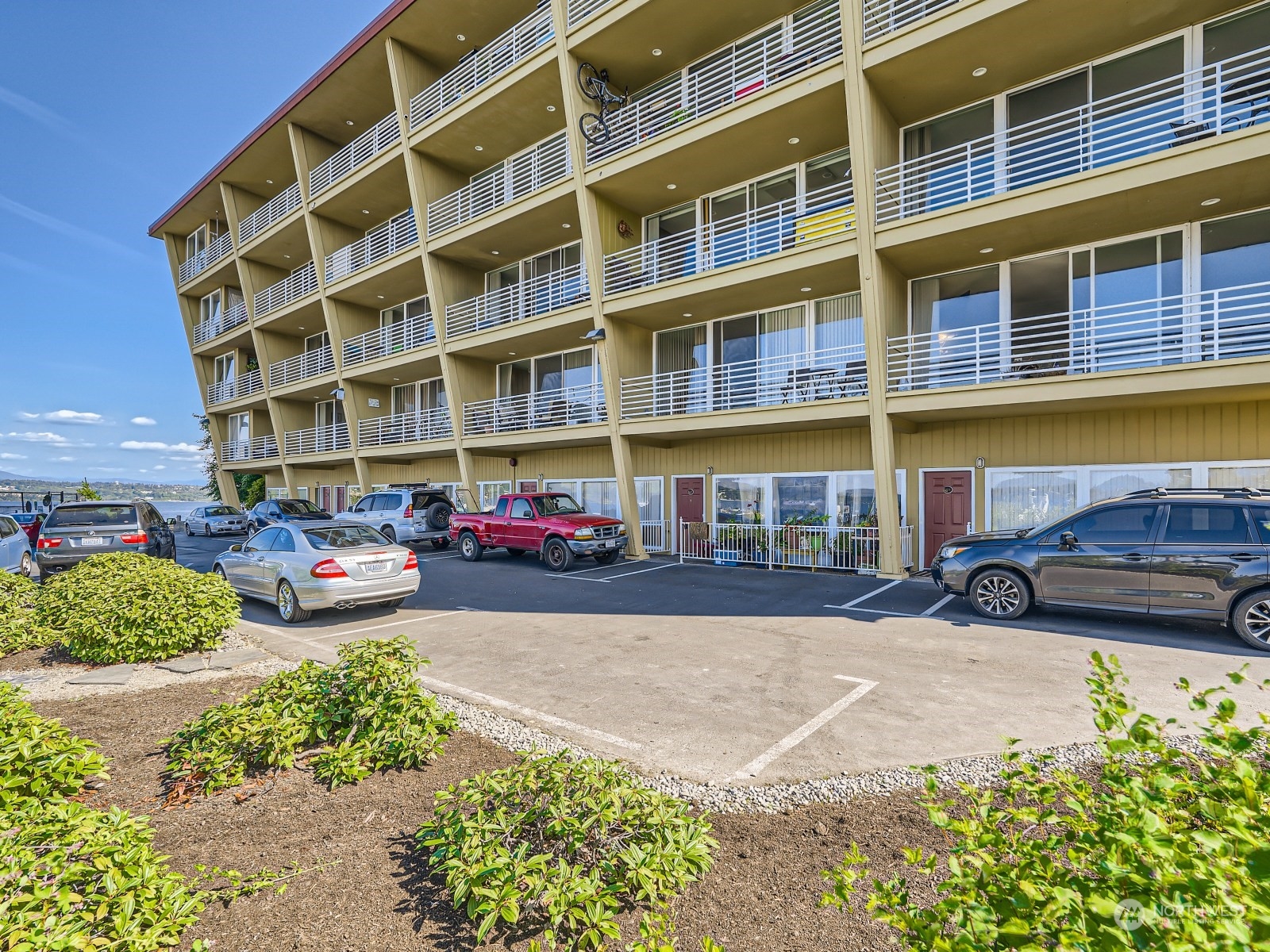 9520 Rainier Avenue S Unit: 302