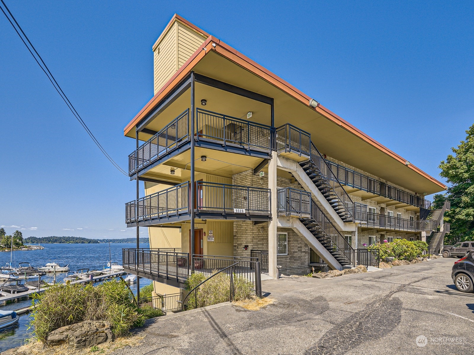 9520 Rainier Avenue S Unit: 302