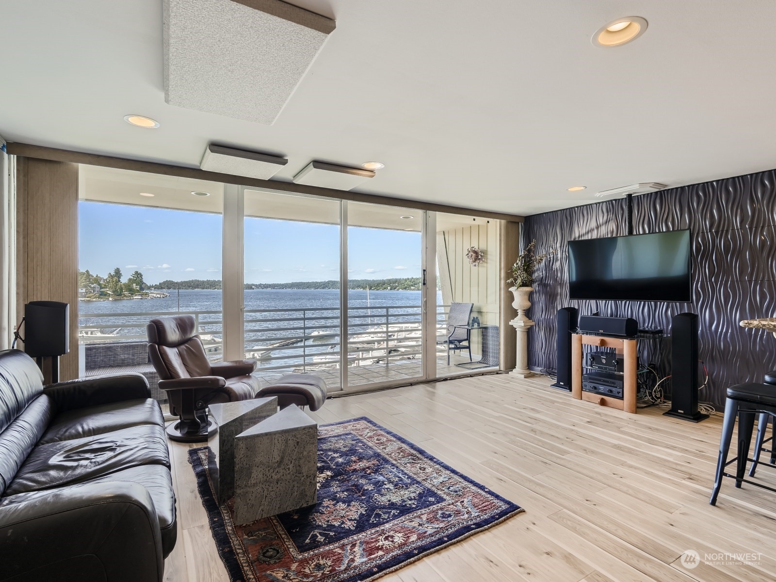 9520 Rainier Avenue S Unit: 302