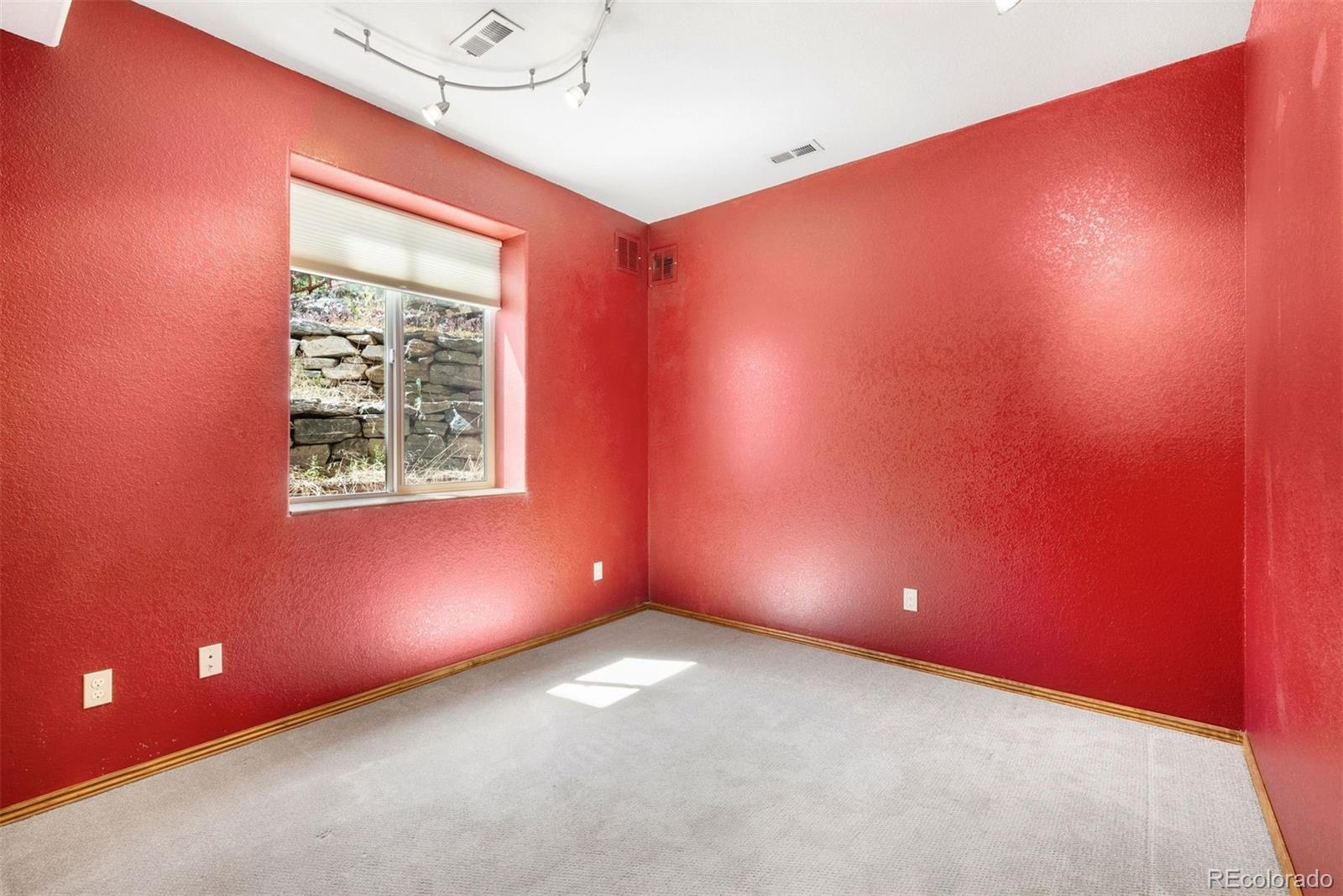 10060 Blue Sky Trail