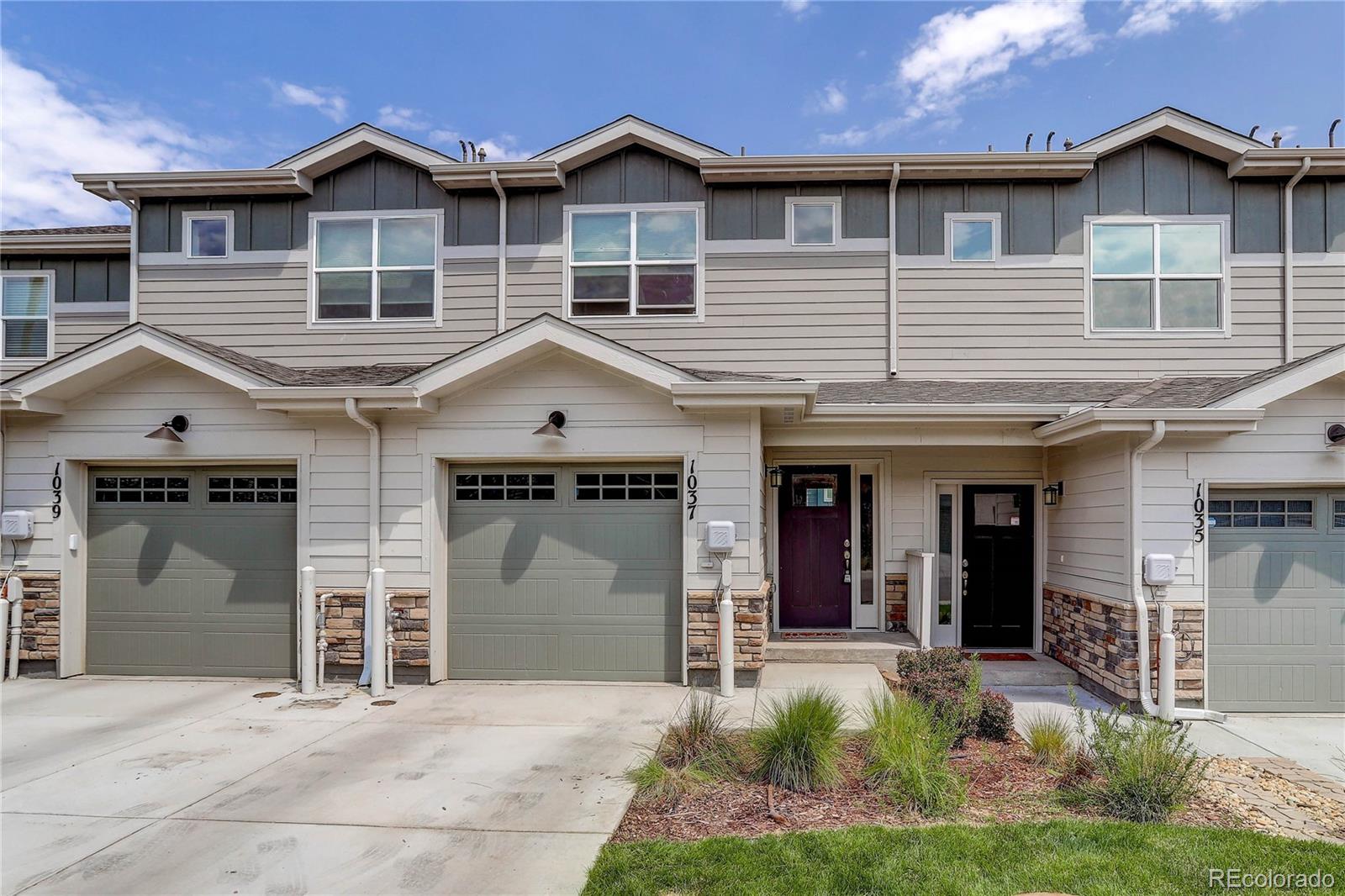 1037 Oak Circle