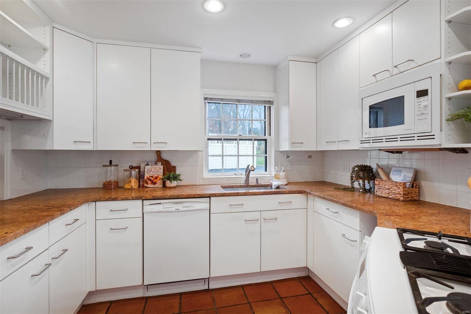 5 Loren Woods Drive