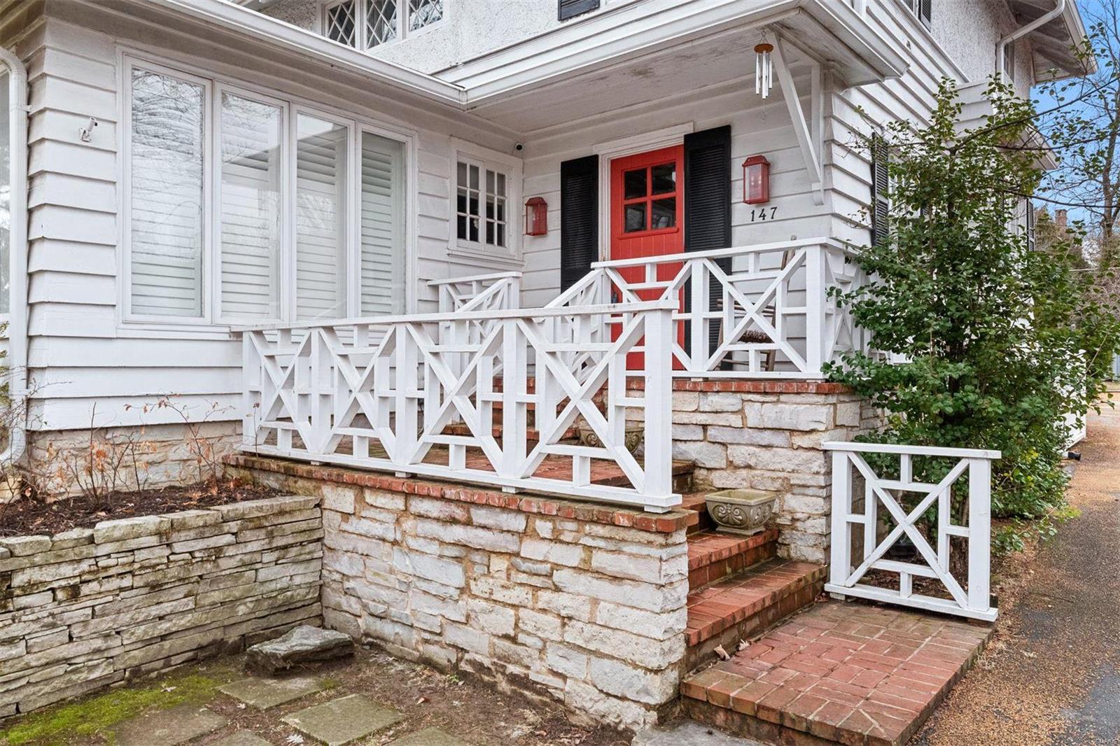 147 N Hanley Road