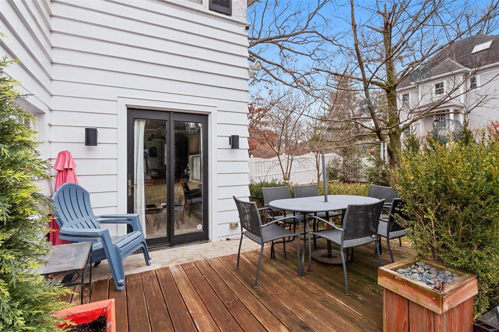 147 N Hanley Road