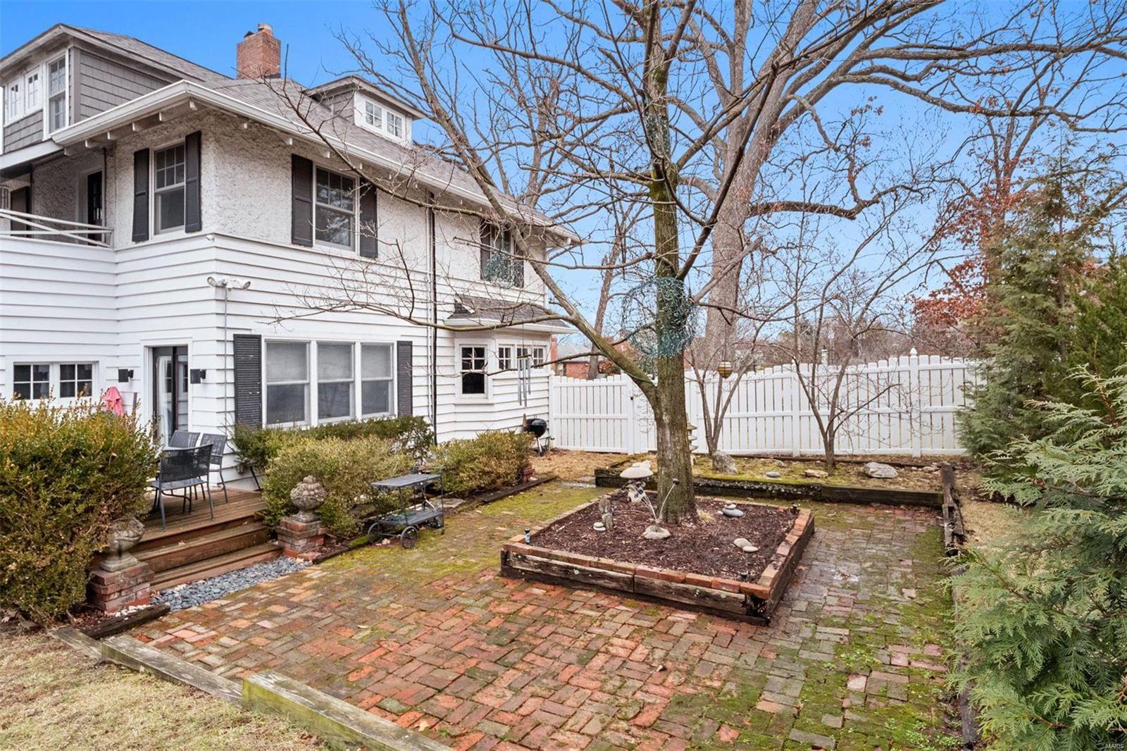 147 N Hanley Road