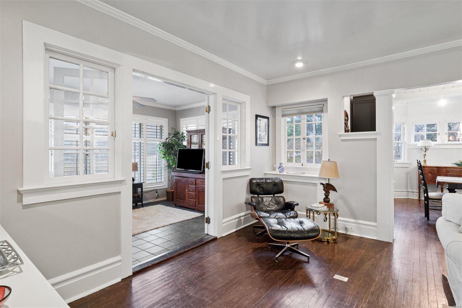 147 N Hanley Road