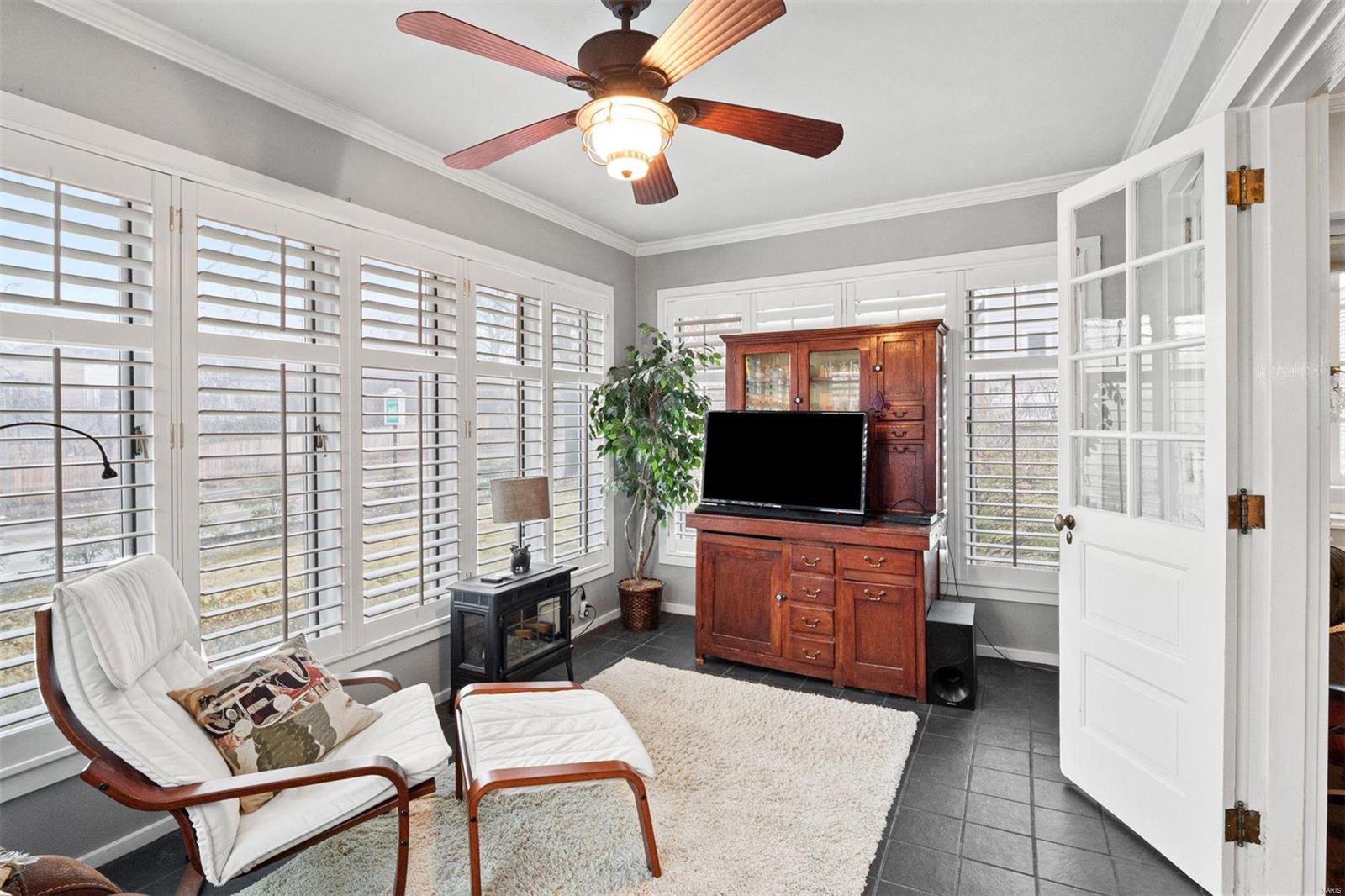 147 N Hanley Road