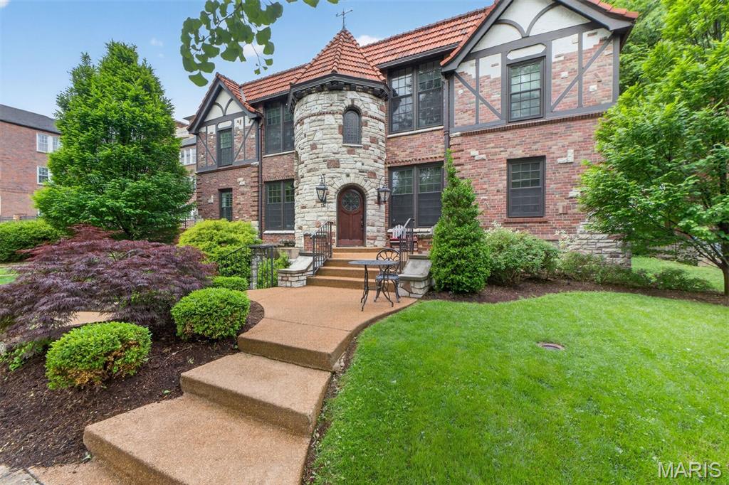 731 Westwood Drive Unit: 1S