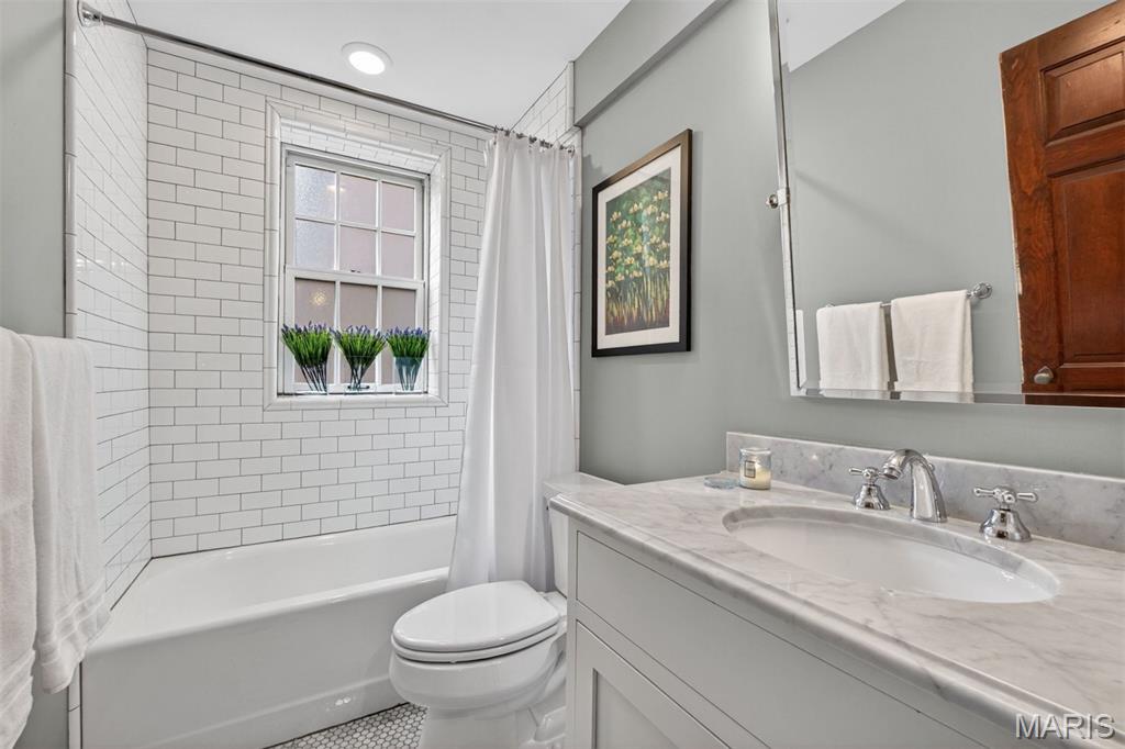 731 Westwood Drive Unit: 1S