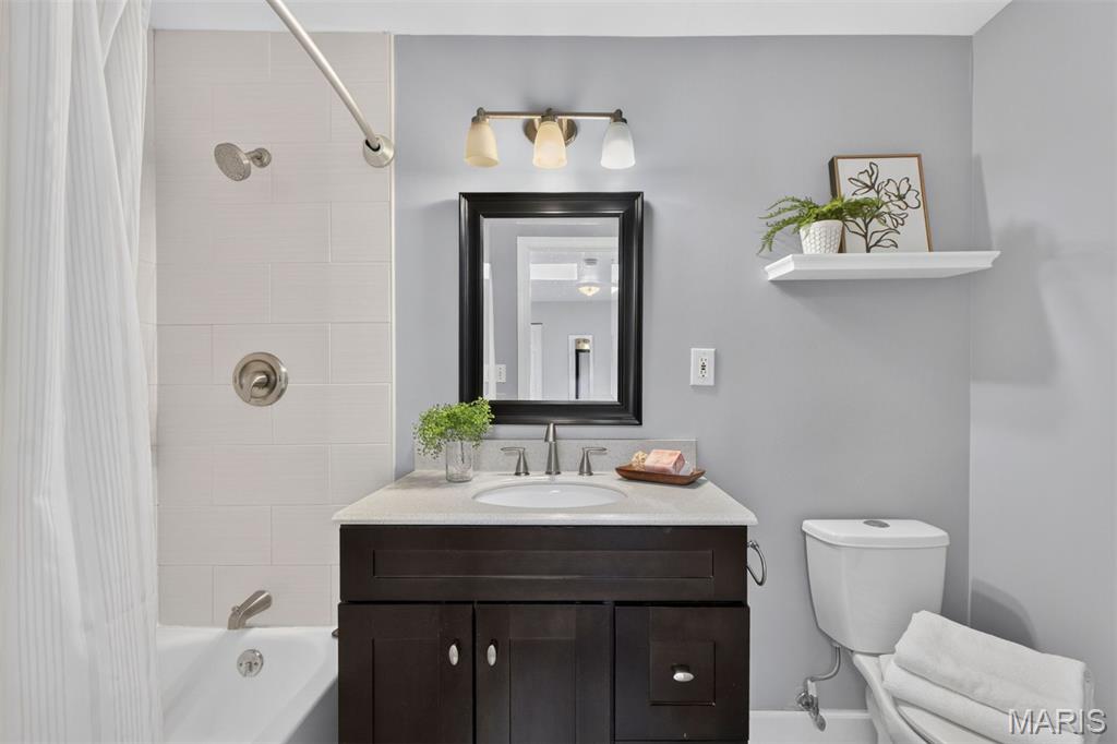 329 N Boyle Avenue Unit: A
