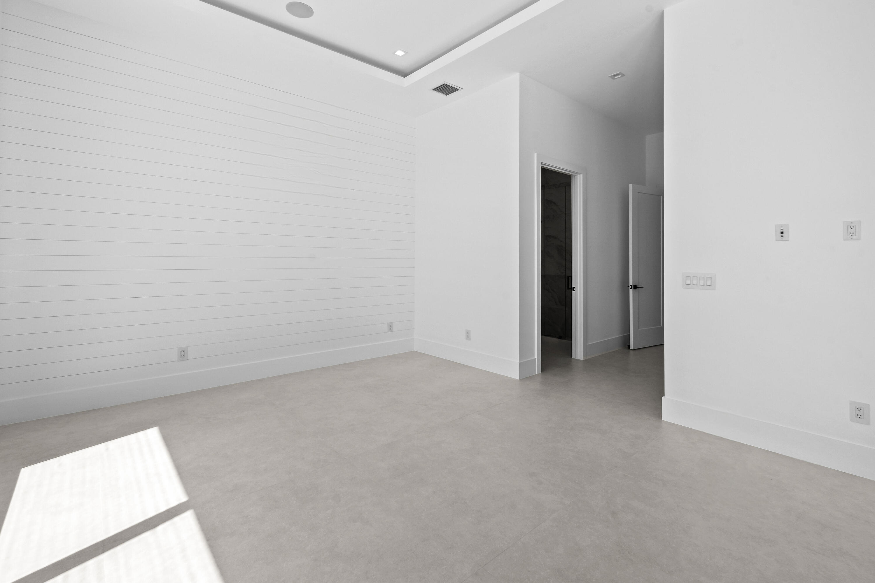 2408 Azure Circle