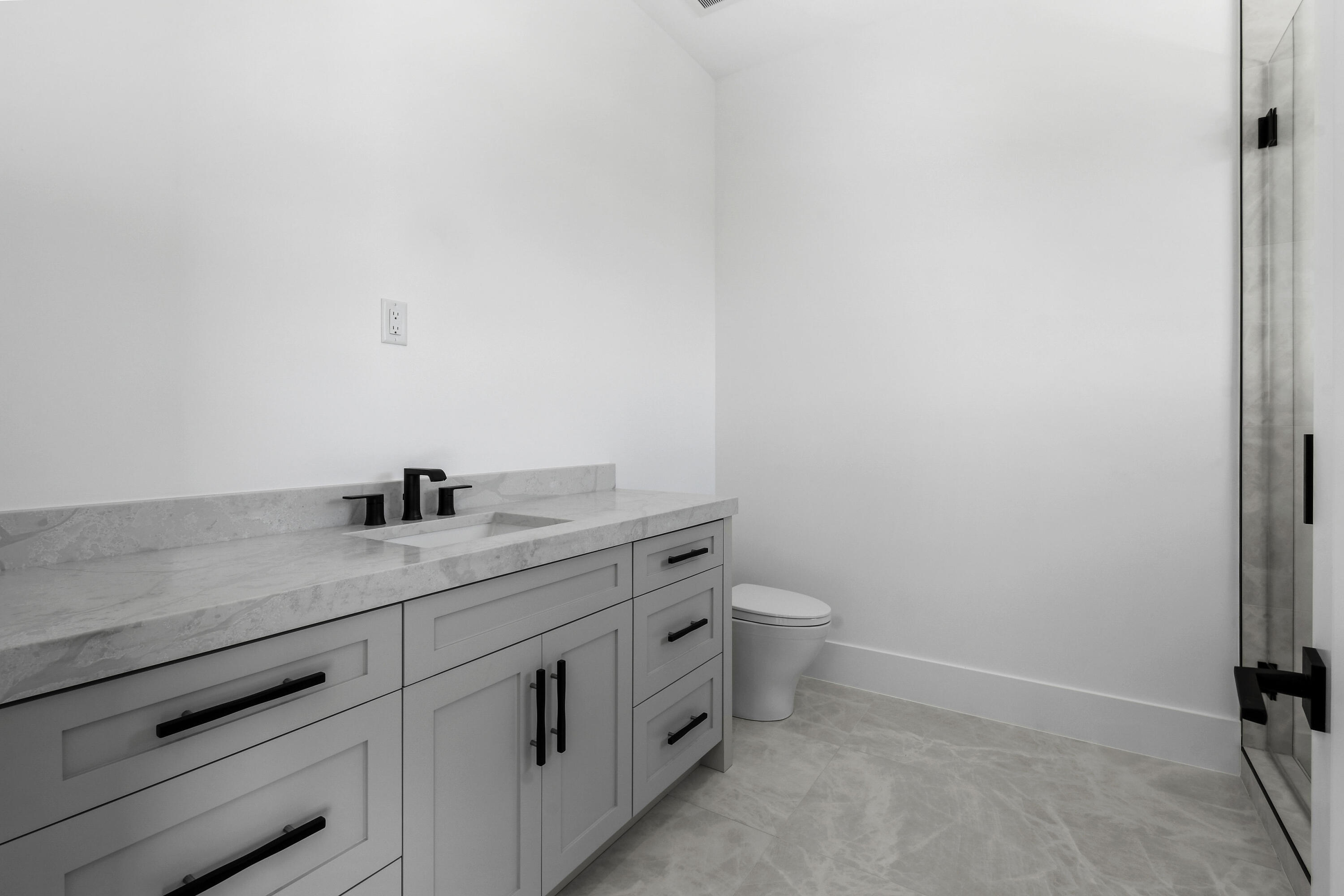 2408 Azure Circle