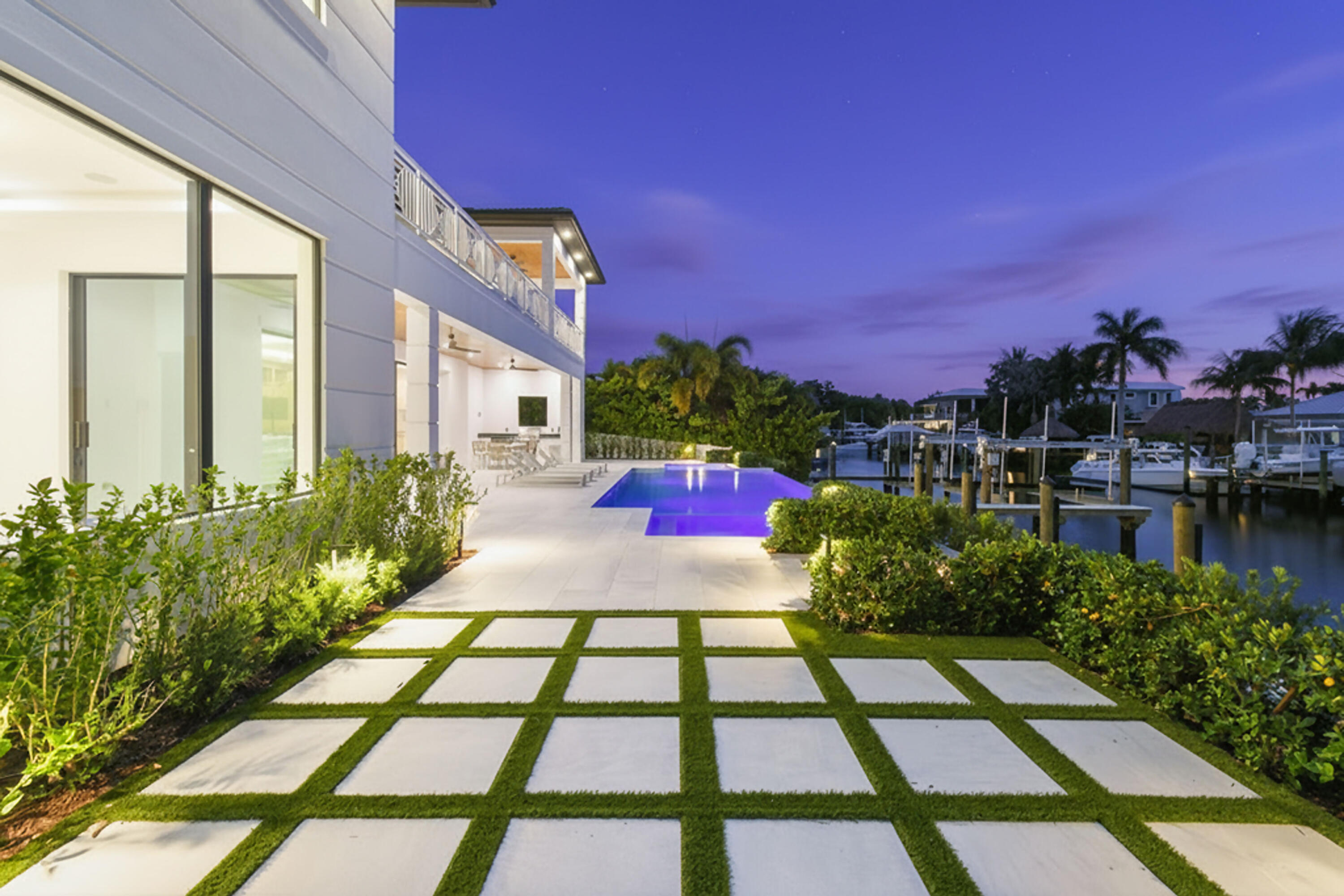 2408 Azure Circle